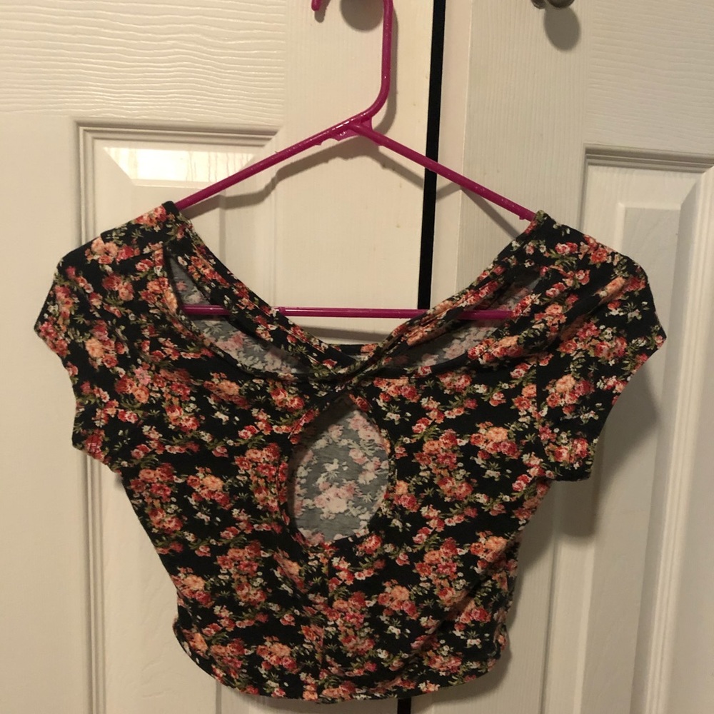Crop top bundle - Picture 9 of 15